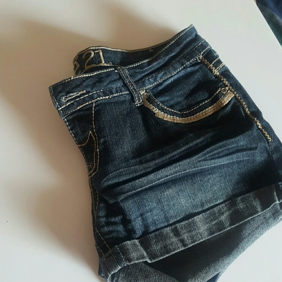 Shorts - Picture 6 of 6